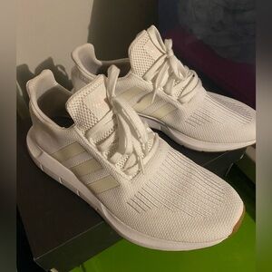 Adidas Swiftrun Mens Sneaker